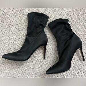 Badgley Mischka Jewel Stiletto Sock Booties. Size 7.5.